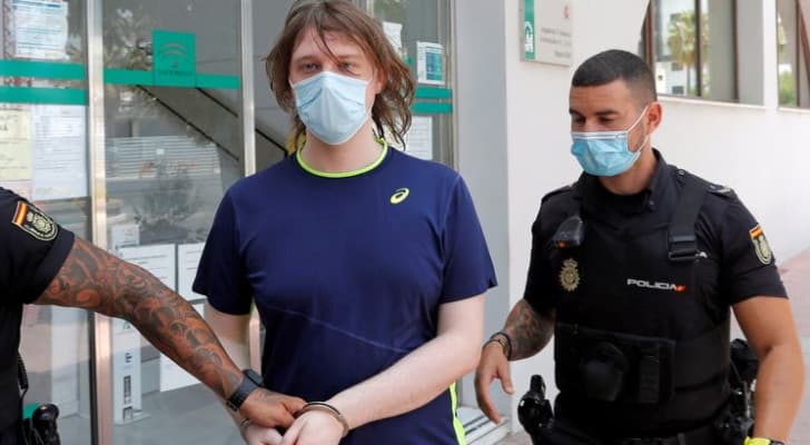 "مخترق المشاهير".. تغريم الهاكر الذي اخترق حساب إيلون ماسك ملايين الدولارات!