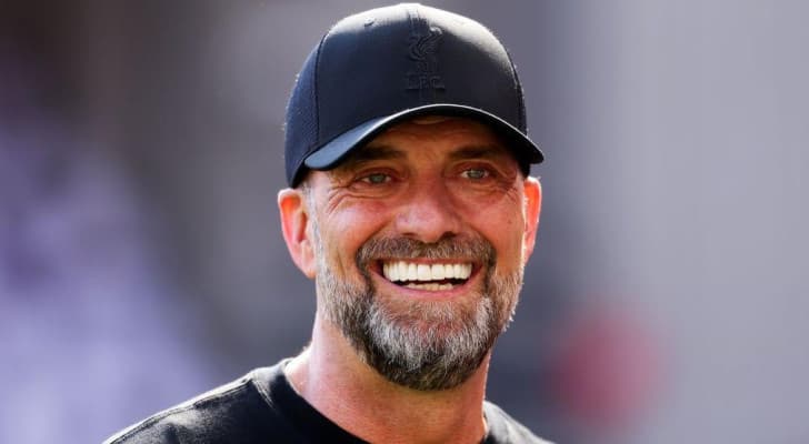 جماهير ليفربول تستنجد بكلوب بعد الهزيمة القاسية أمام آيندهوفن!