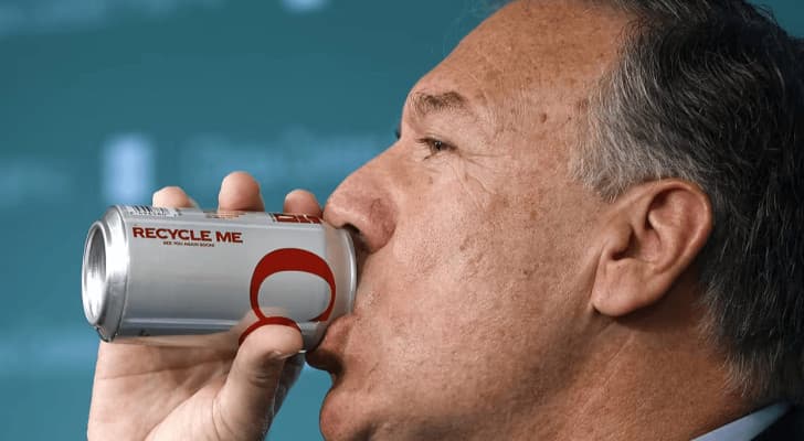 "خدعة مشروبات الدايت!".. طبيب مخضرم يتحدث عن خطورة المشروبات الخالية من السكر!